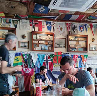 Das urige Peter Café Sport